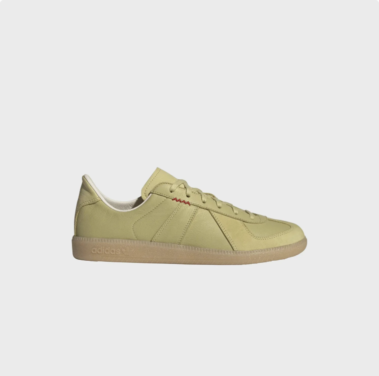 adidas Low-Top Sneakers – Pale Olive & Gum