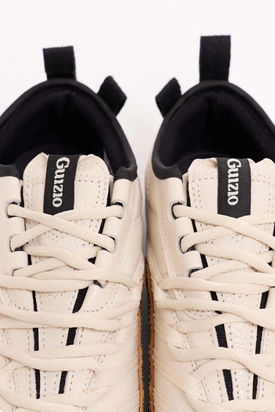 PUMA Low-Profile Sneakers – Cream & Textured Brown