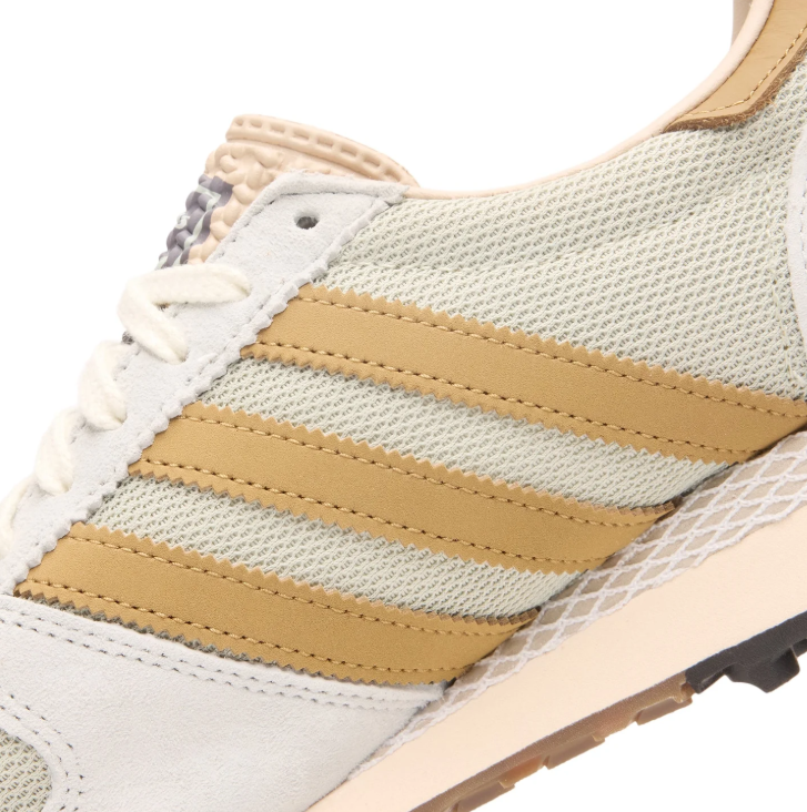 adidas Retro Runner Sneakers – Light Gray & Golden Tan