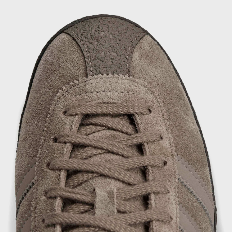 adidas Gazelle Low-Top Sneakers – Taupe & Black